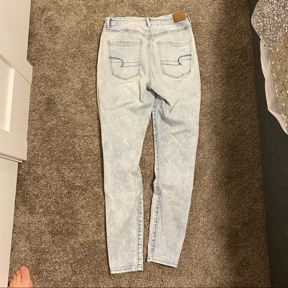 AMERICAN EAGLE 🌸 NEXT LEVEL STRETCH LIGHT WASH, HIGH WAISTED JEANS SIZE 6 - Picture 4 of 6